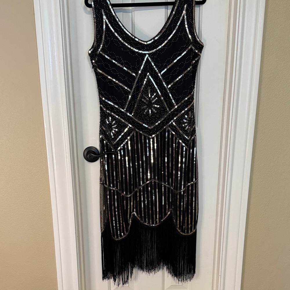 Black and Silver Beaded Flapper Gatsby Dress - Picture 4 of 5